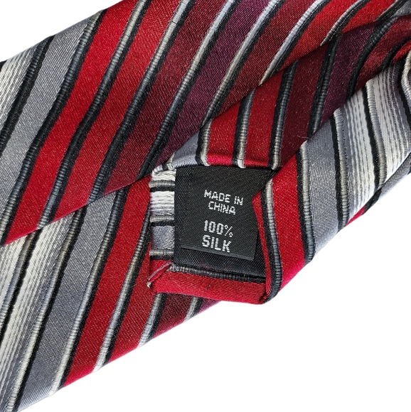 VAN HEUSEN Pre-tied Adjustable 100% Silk Career Dress Tie - Picture 2 of 4